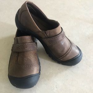 Women’s keen brown clog mule slip on sz 10 EUC